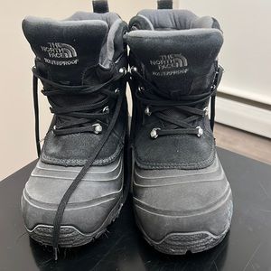 NORTHFACE WINTER BOOTS